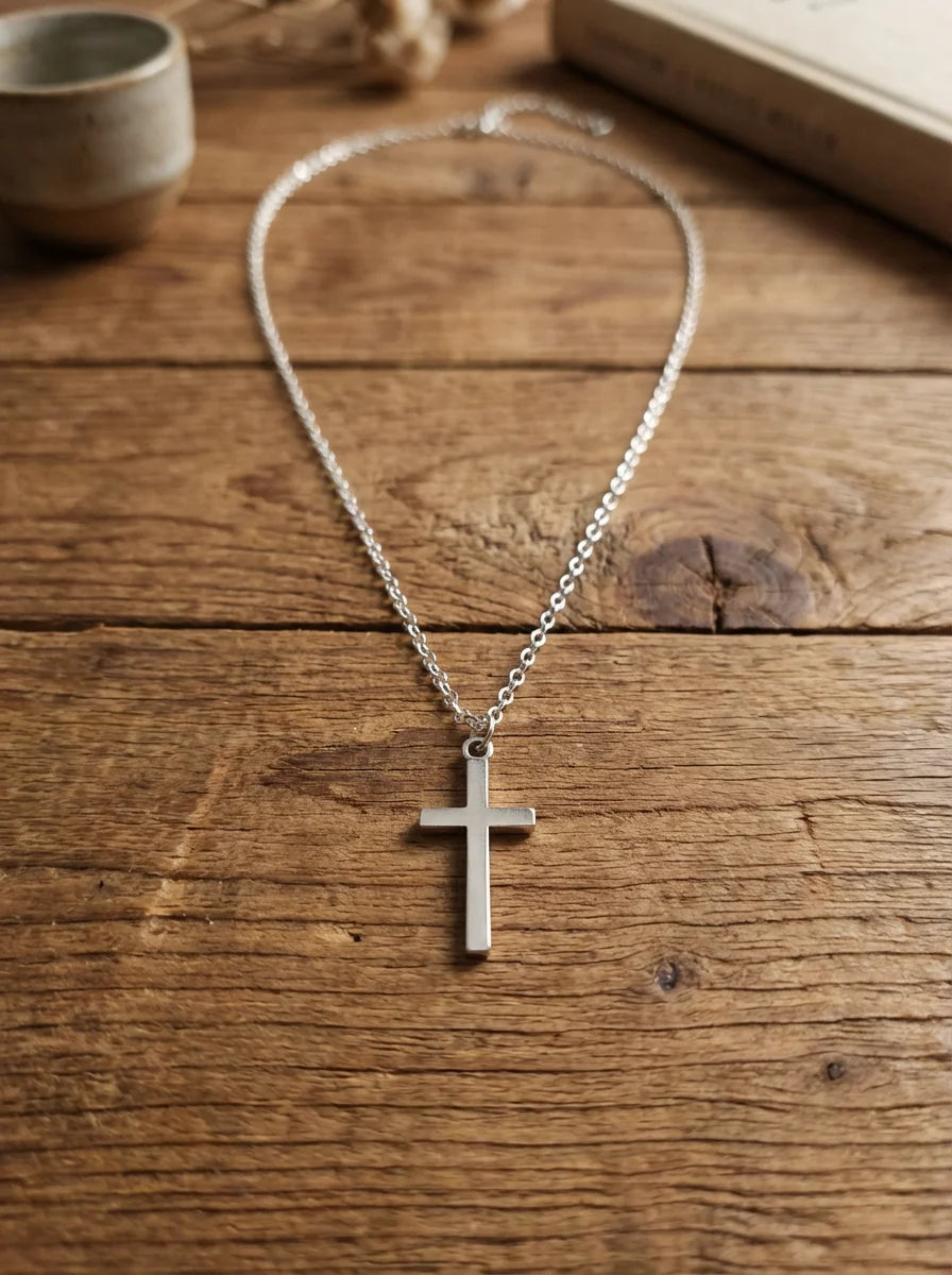 Unisex Rose Gold-Plated Cross Pendant Necklace - Versatile Choker & Sweater Chain for Religious Jewelry Enthusiasts
